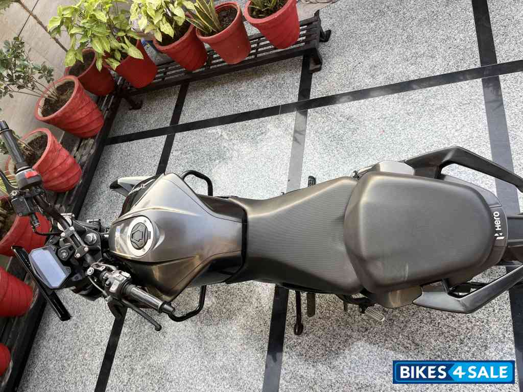 Black Hero Xtreme 125R Black Hero Xtreme 125R