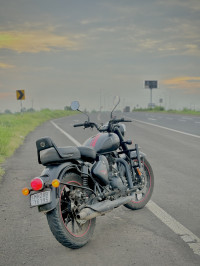 Stealth Black Royal Enfield Classic Stealth Black