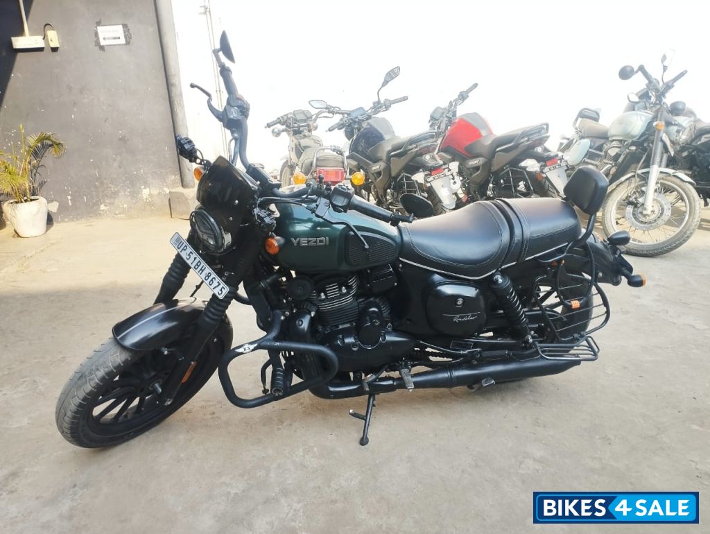 Yezdi Roadster Dark Yezdi Roadster Dark