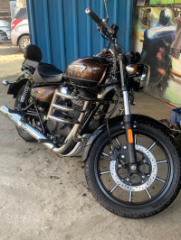 Royal Enfield Meteor 350 Supernova