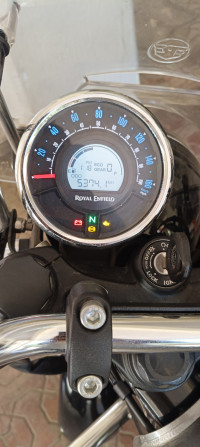 Silver Royal Enfield Meteor 350 Supernova