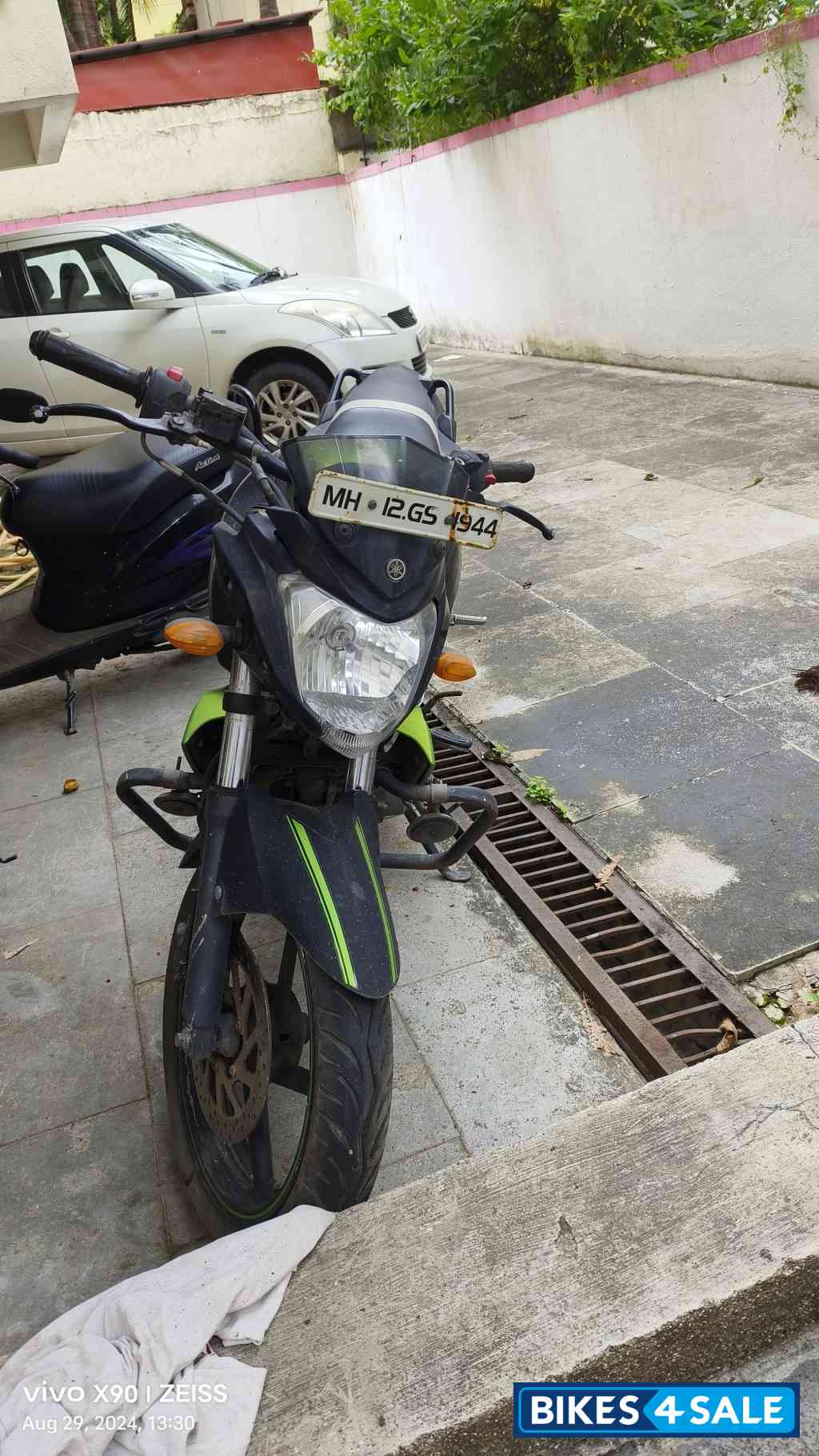 Green Black Yamaha FZ-S Green Black Yamaha FZ-S