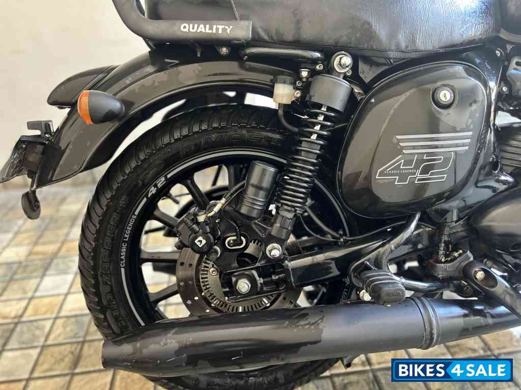 Jawa 42 Dual Channel ABS AllStar Black Jawa 42 Dual Channel ABS AllStar Black