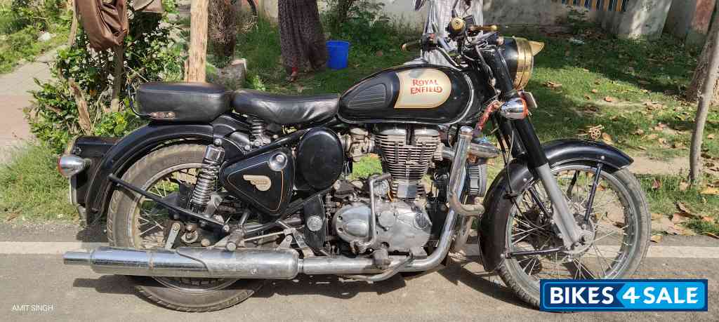 Black Royal Enfield Classic 350 Black Royal Enfield Classic 350