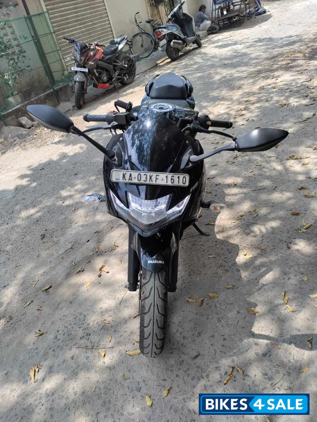 Black Suzuki Gixxer SF BS6 Black Suzuki Gixxer SF BS6