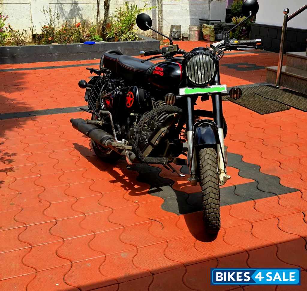 Royal Enfield Classic Stealth Black Royal Enfield Classic Stealth Black