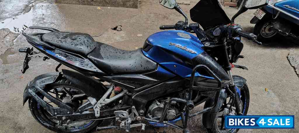 Blue & Black Bajaj Pulsar NS 160 Blue & Black Bajaj Pulsar NS 160