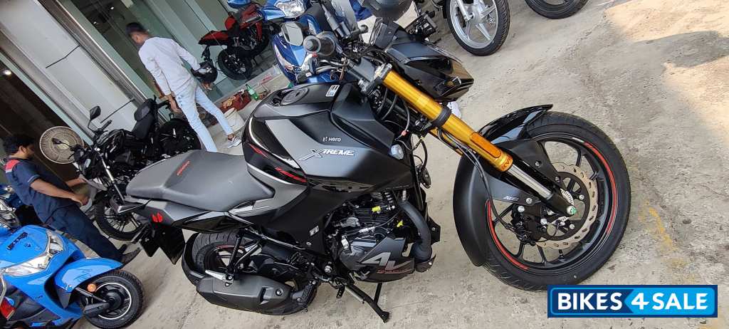 Stealth Black Hero Xtreme 160R 4V Connected 2.0 Stealth Black Hero Xtreme 160R 4V Connected 2.0