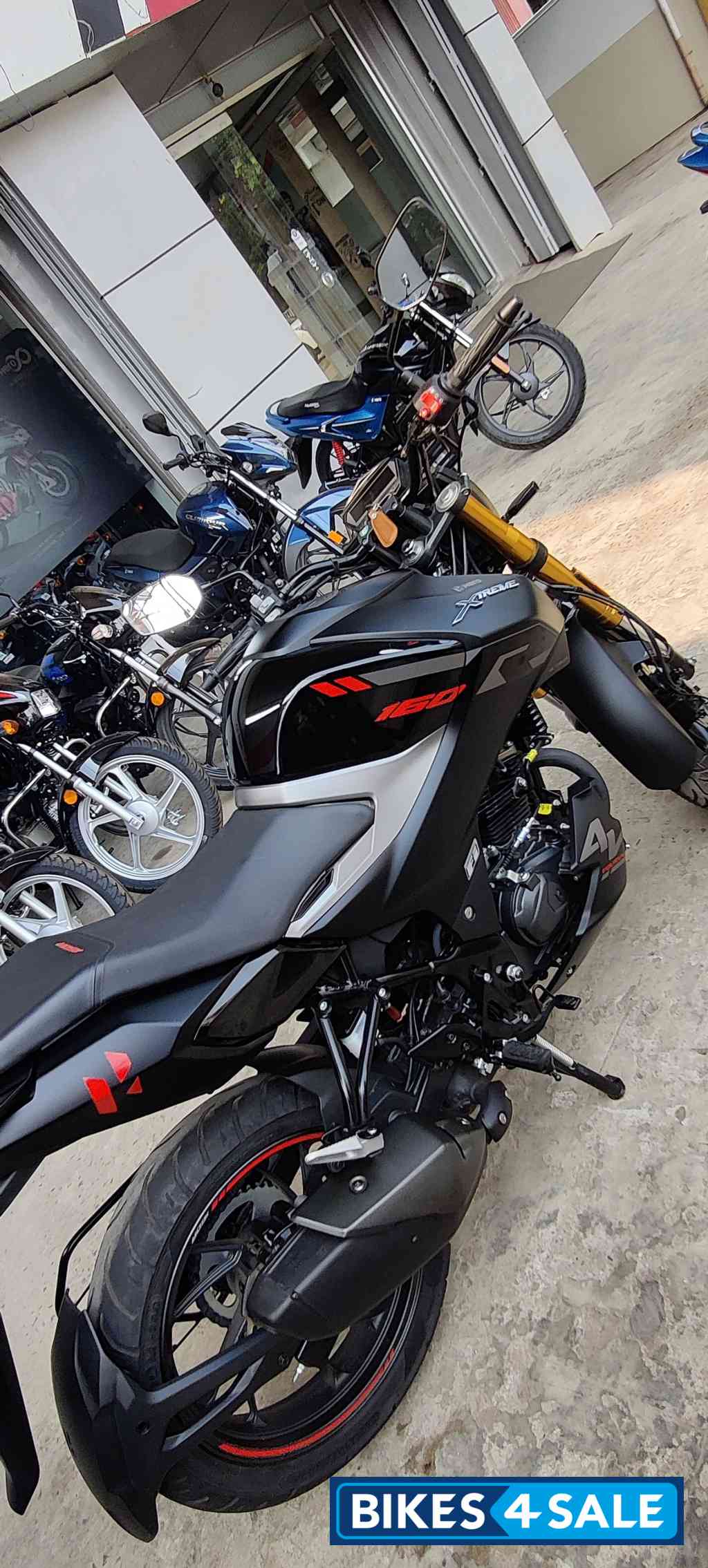 Stealth Black Hero Xtreme 160R 4V Connected 2.0 Stealth Black Hero Xtreme 160R 4V Connected 2.0