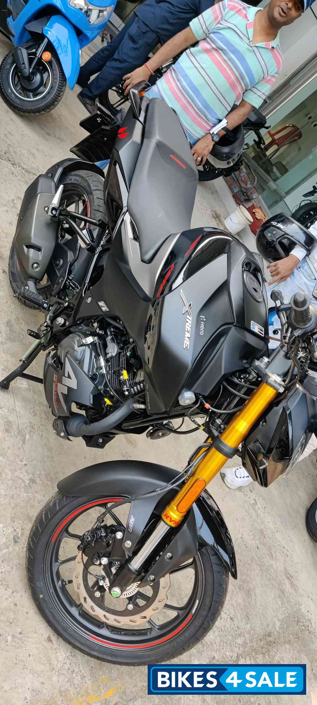 Stealth Black Hero Xtreme 160R 4V Connected 2.0 Stealth Black Hero Xtreme 160R 4V Connected 2.0