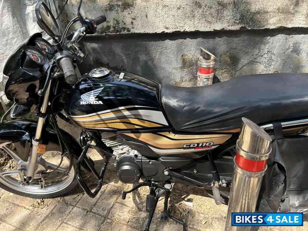 Black Honda CD 110 Dream Deluxe BS6 Black Honda CD 110 Dream Deluxe BS6