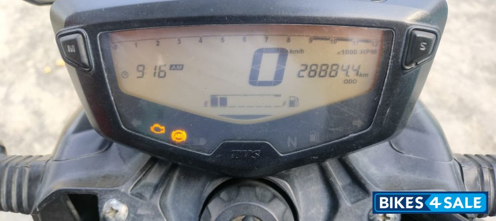 Black TVS Apache RTR 160 4V BS6