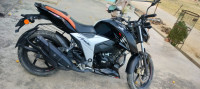 Black TVS Apache RTR 160 4V BS6