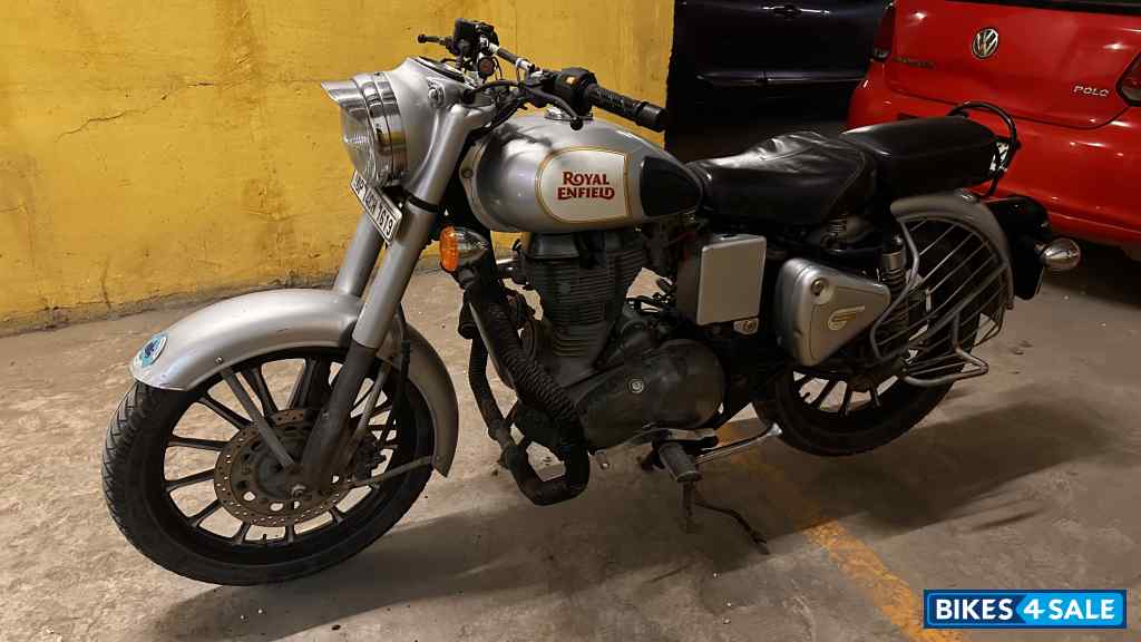 Silver Royal Enfield Classic 350 Silver Royal Enfield Classic 350