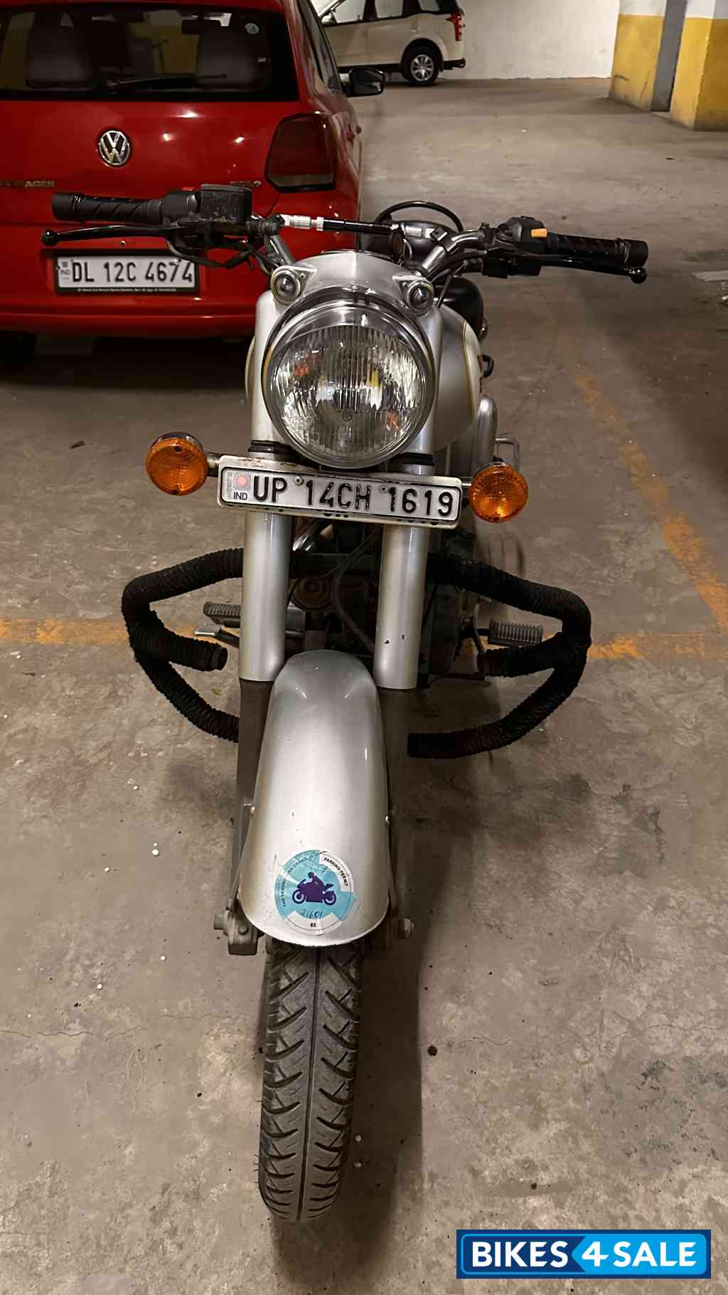 Silver Royal Enfield Classic 350 Silver Royal Enfield Classic 350