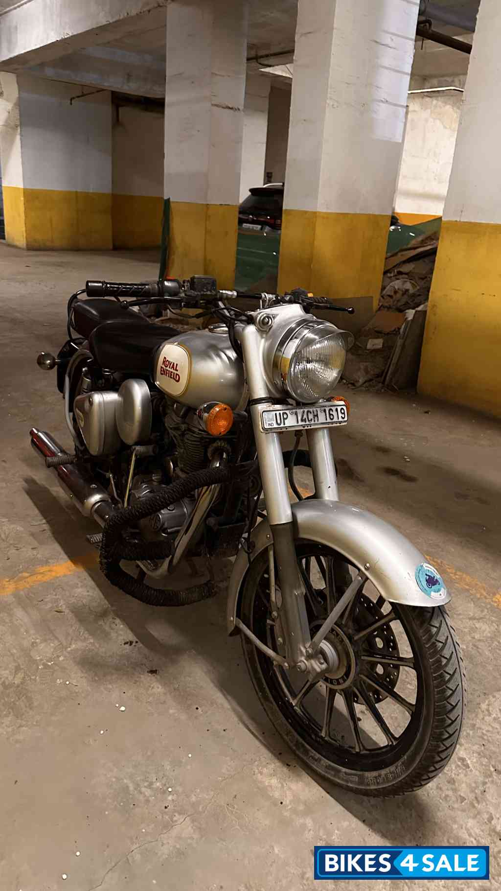 Silver Royal Enfield Classic 350 Silver Royal Enfield Classic 350