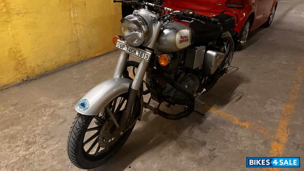 Silver Royal Enfield Classic 350 Silver Royal Enfield Classic 350