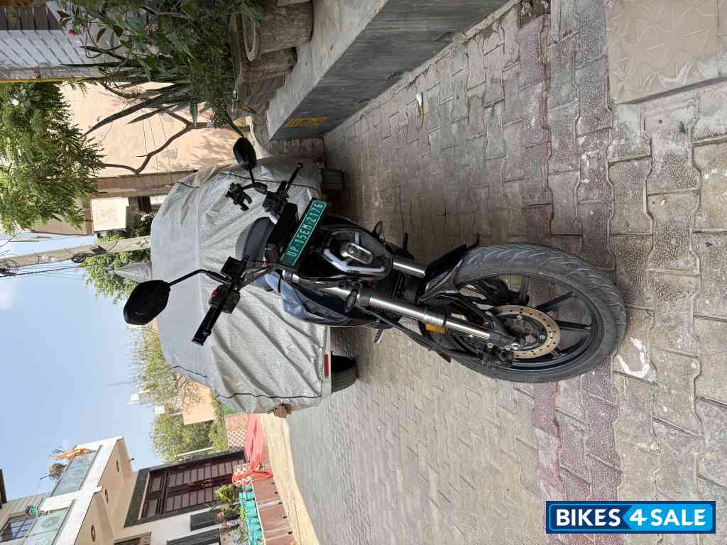 Black Revolt RV 400 Black Revolt RV 400