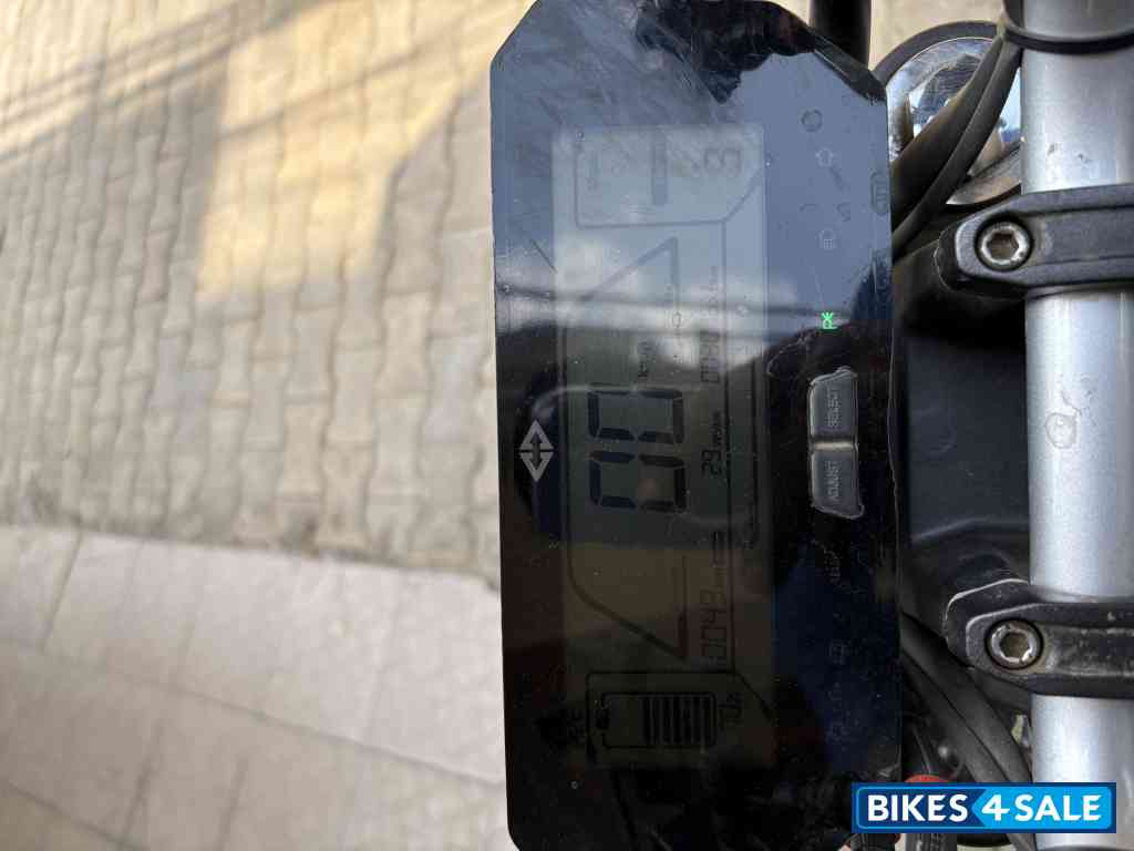 Black Revolt RV 400 Black Revolt RV 400