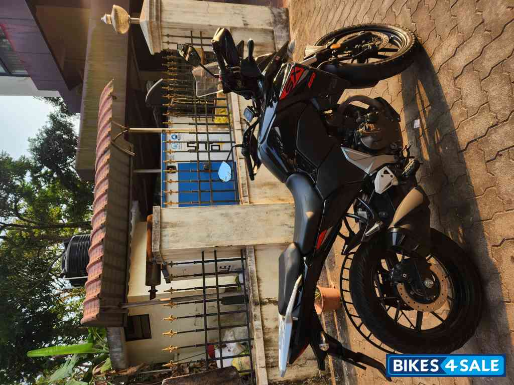 Black Suzuki V-Strom 250 Black Suzuki V-Strom 250