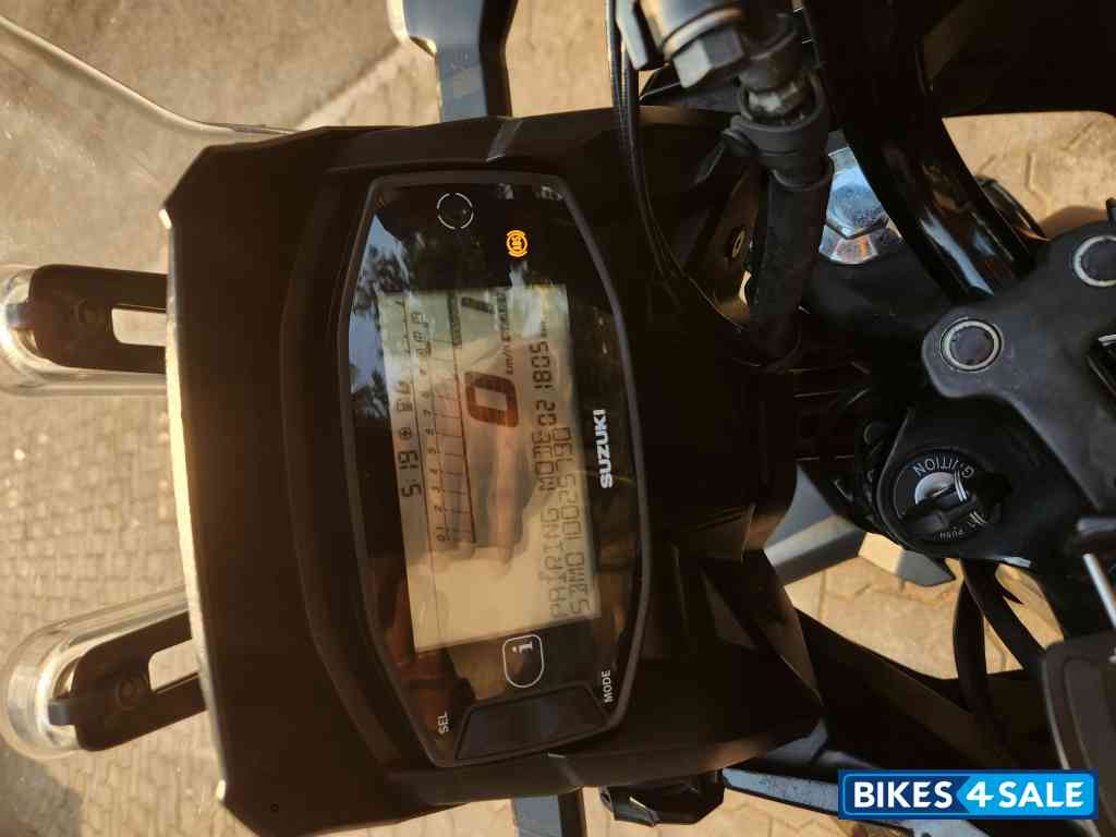 Black Suzuki V-Strom 250 Black Suzuki V-Strom 250