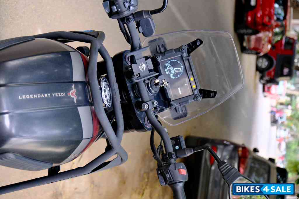 Yezdi Adventure Gloss Yezdi Adventure Gloss