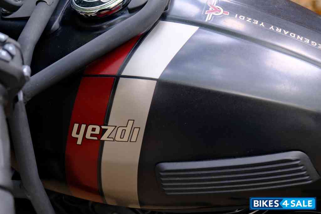 Yezdi Adventure Gloss Yezdi Adventure Gloss