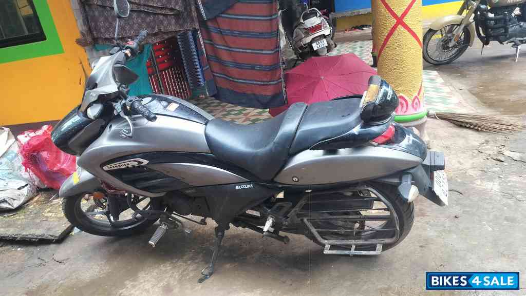 Suzuki Intruder 150 BS6 Suzuki Intruder 150 BS6