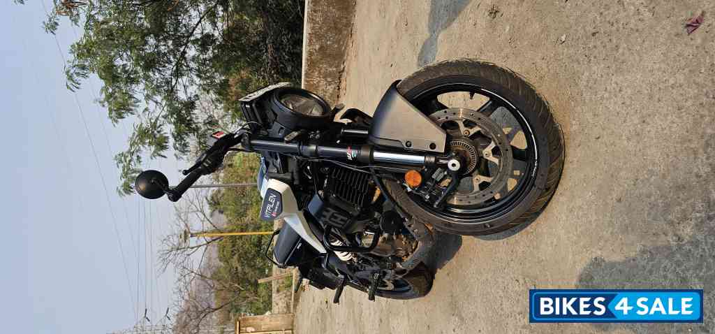 White And Black Husqvarna Vitpilen 250 2024 White And Black Husqvarna Vitpilen 250 2024