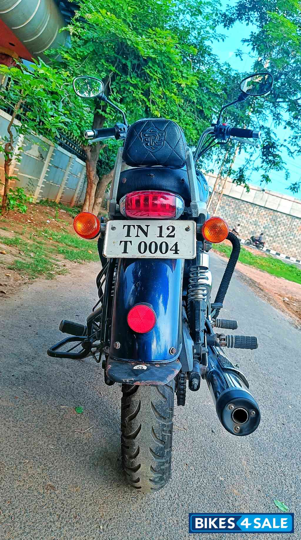 Blue Royal Enfield Thunderbird 350 Blue Royal Enfield Thunderbird 350