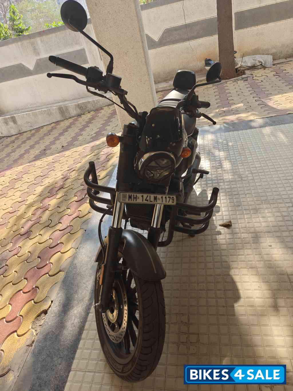 Yezdi Roadster Dark Yezdi Roadster Dark