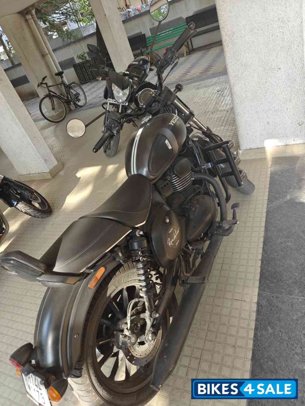 Yezdi Roadster Dark Yezdi Roadster Dark