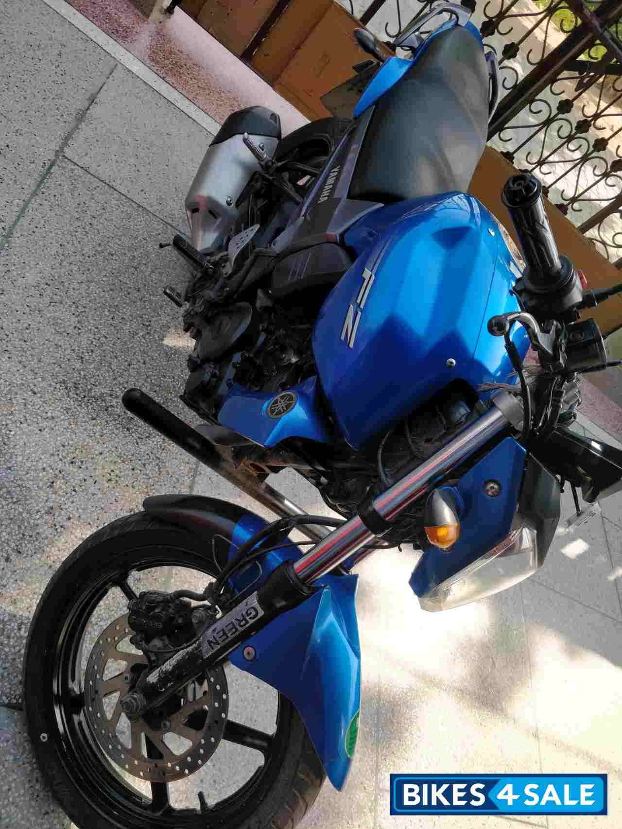 Blue Yamaha FZ16