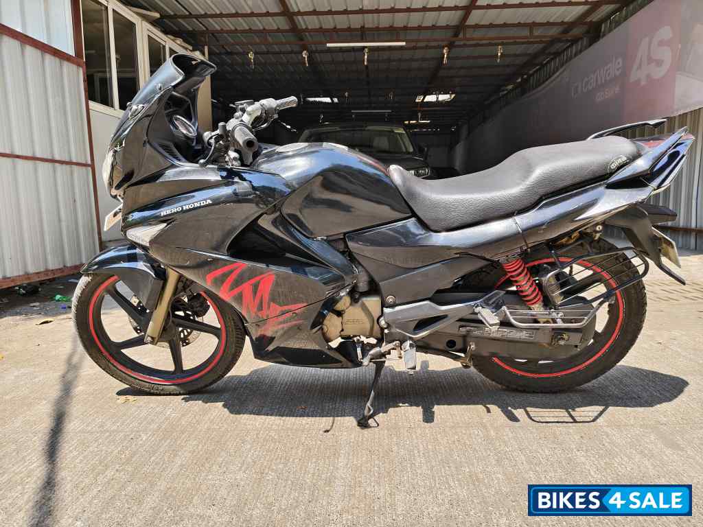 Black Hero Karizma ZMR Black Hero Karizma ZMR