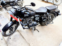Black Royal Enfield Classic Stealth Black