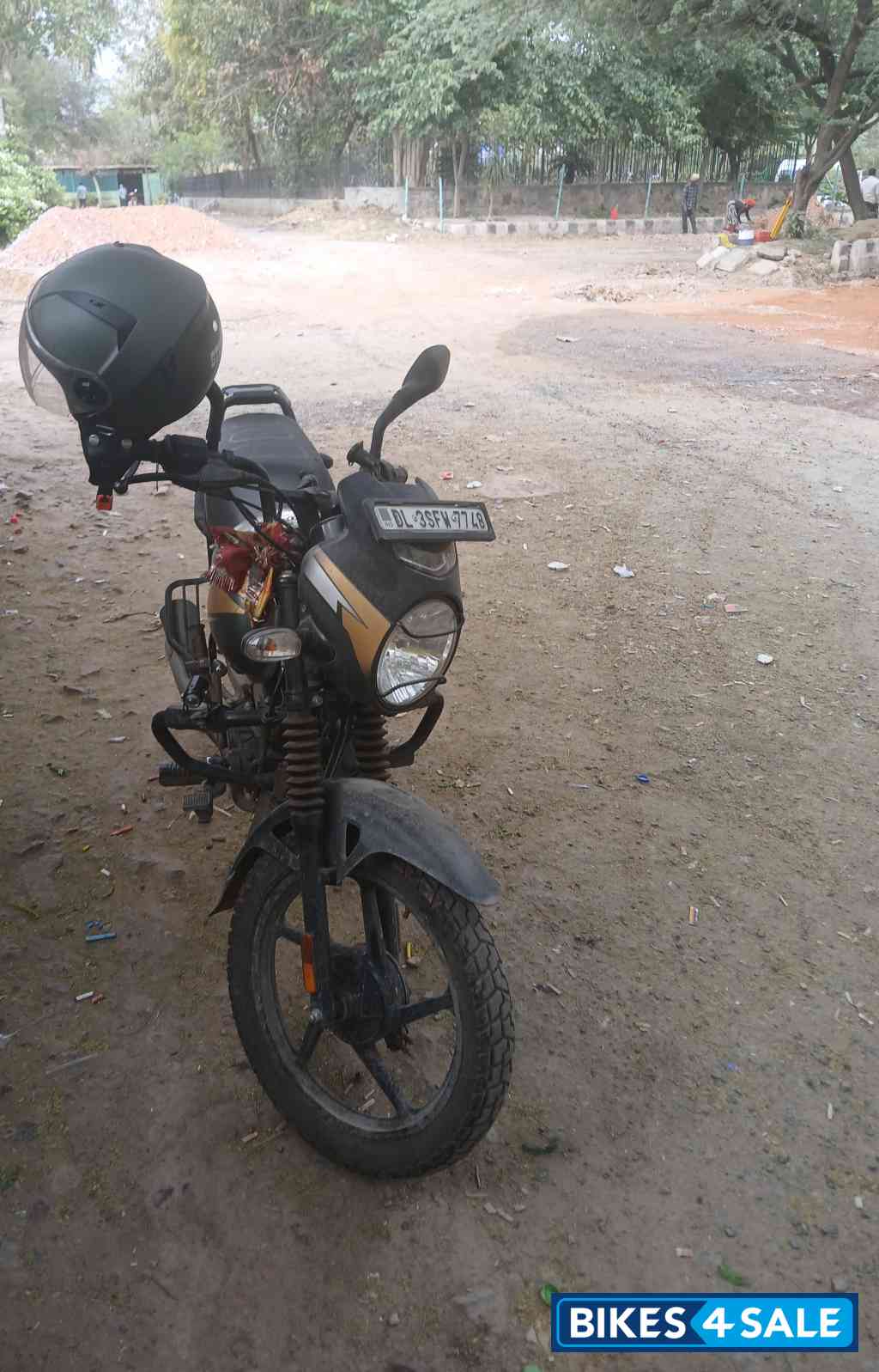 Green Matt Bajaj CT110X Green Matt Bajaj CT110X