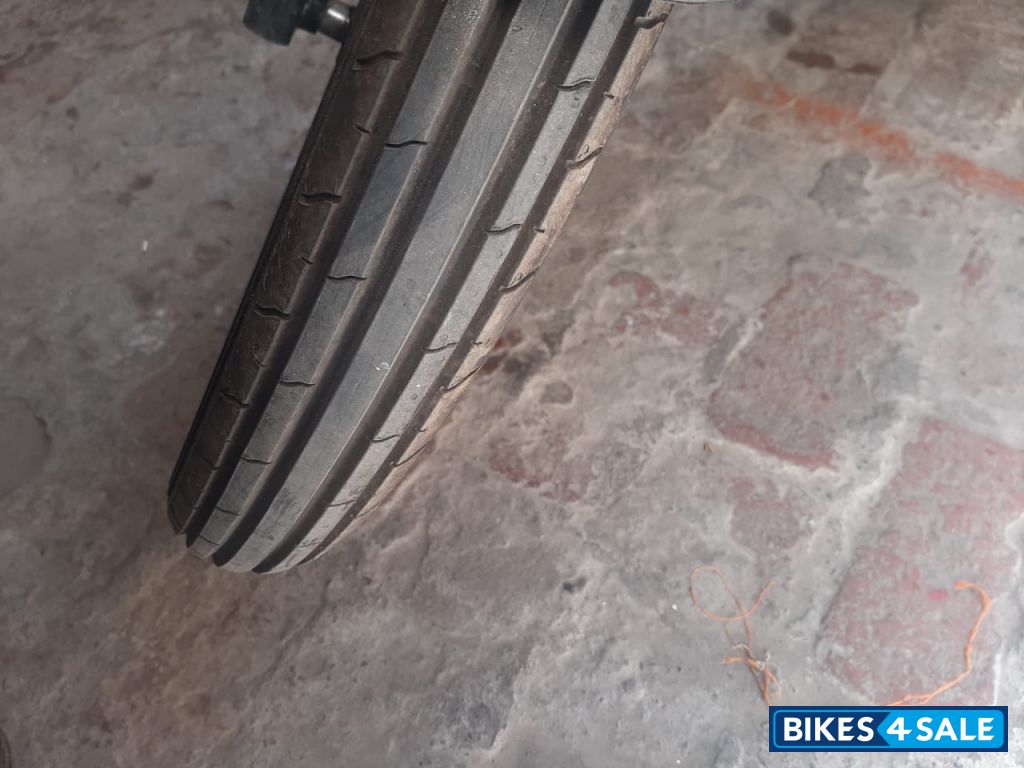 Black/red Honda Shine 100 Black/red Honda Shine 100