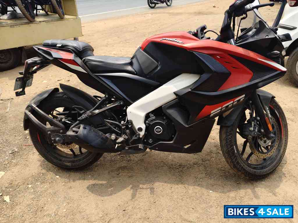 Bajaj Pulsar RS 200 ABS Bajaj Pulsar RS 200 ABS