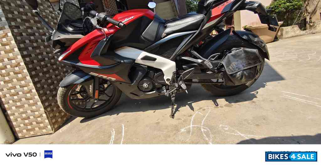 Bajaj Pulsar RS 200 ABS Bajaj Pulsar RS 200 ABS