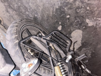 Pearl White TVS Apache RTR 180