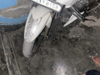 Pearl White TVS Apache RTR 180