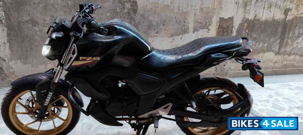 Yamaha FZ-S FI V3 Yamaha FZ-S FI V3