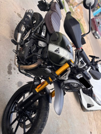Triumph Scrambler 400 X