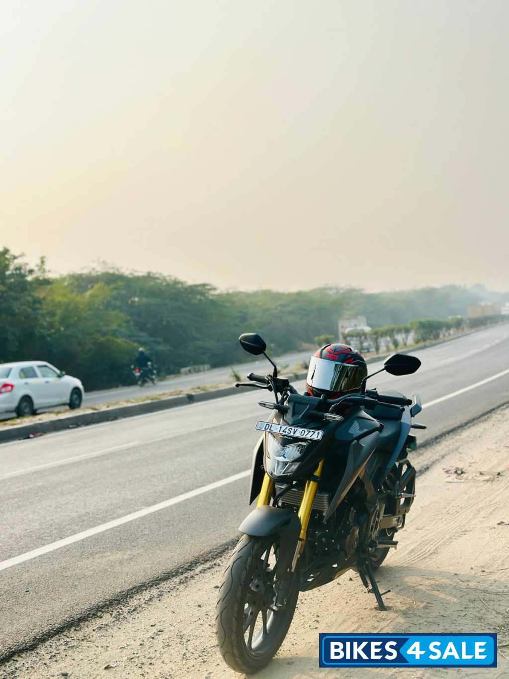 Honda CB300F Deluxe Pro