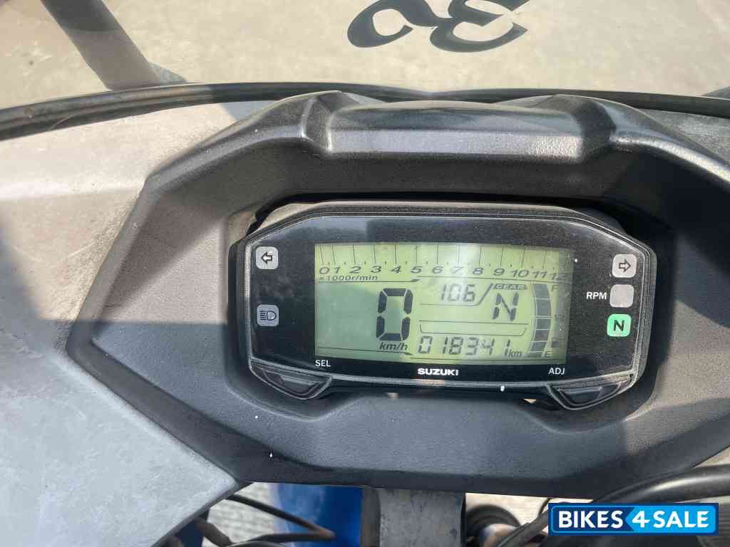 Blue Suzuki Gixxer SF Blue Suzuki Gixxer SF