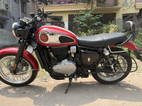 Insignia Red BSA Gold Star 650