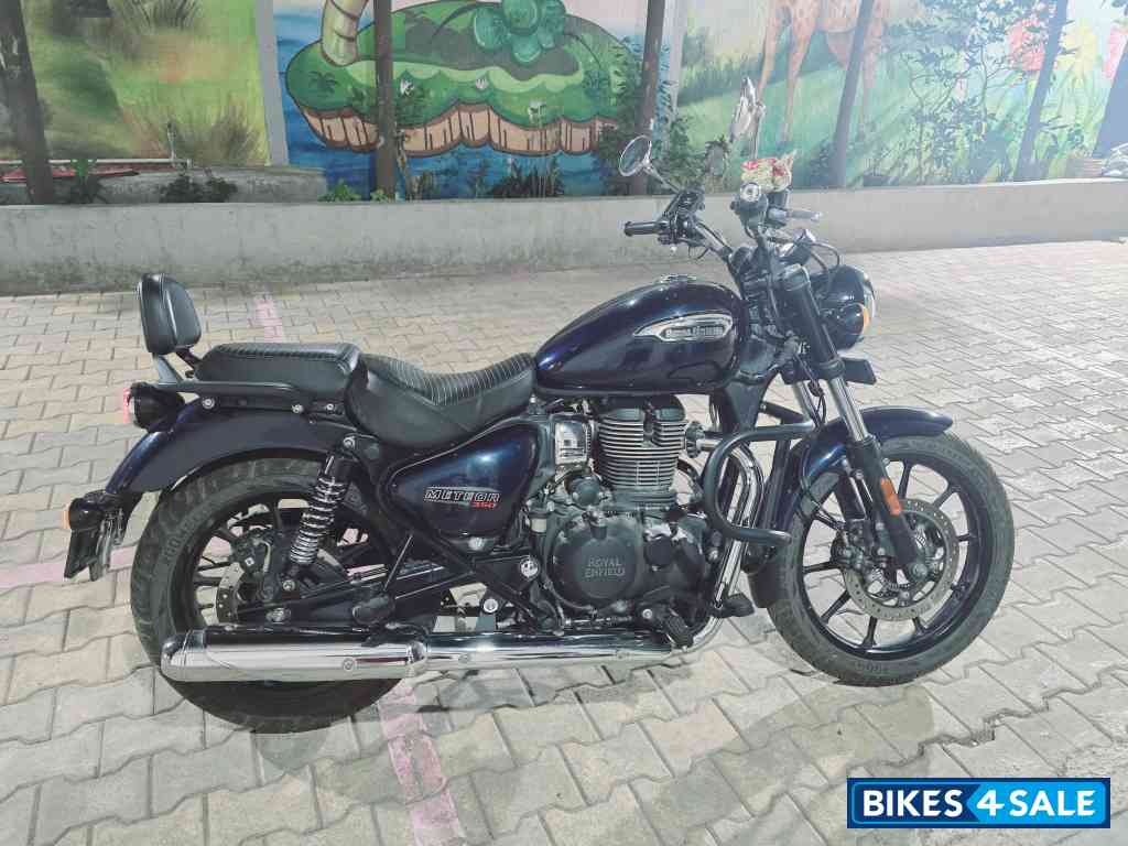 Stellar Blue Royal Enfield Meteor 350 Stellar Blue Royal Enfield Meteor 350