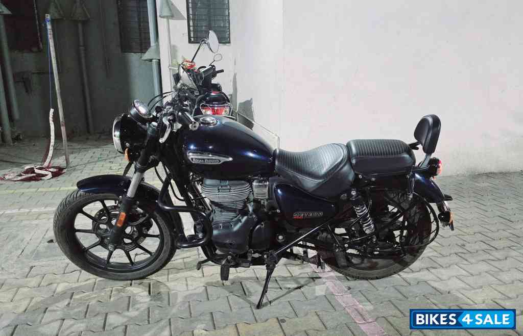 Stellar Blue Royal Enfield Meteor 350 Stellar Blue Royal Enfield Meteor 350