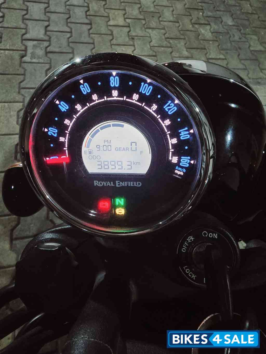 Stellar Blue Royal Enfield Meteor 350 Stellar Blue Royal Enfield Meteor 350