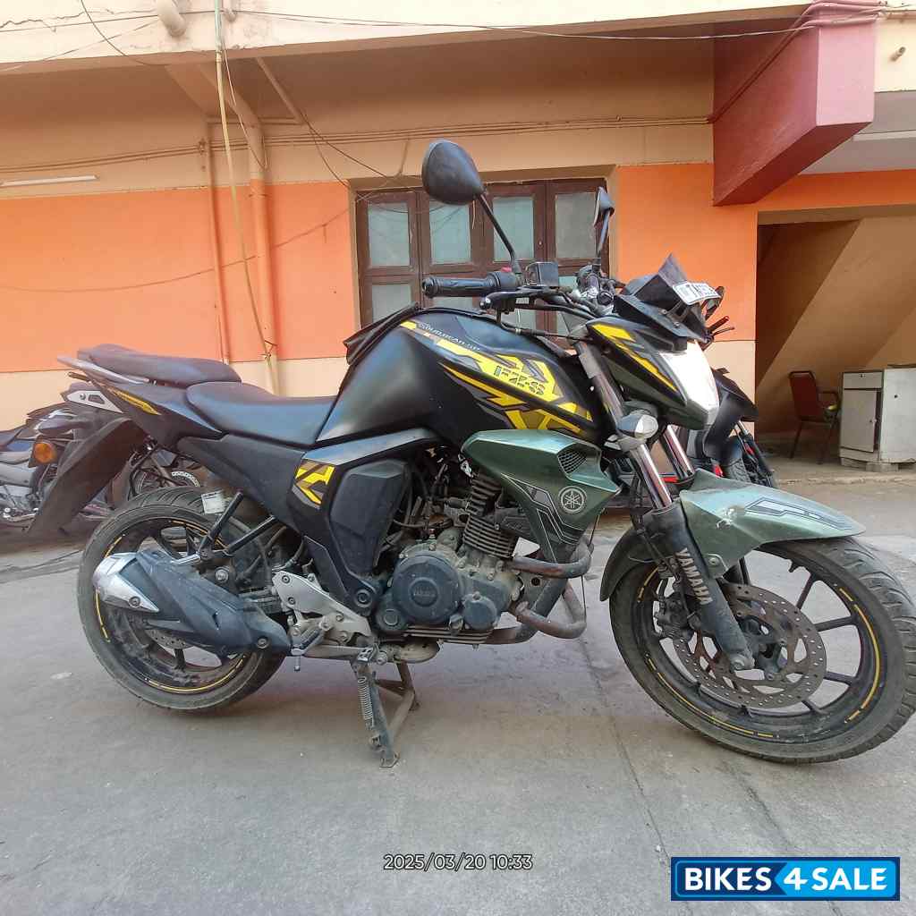 Yamaha FZ-S FI V2